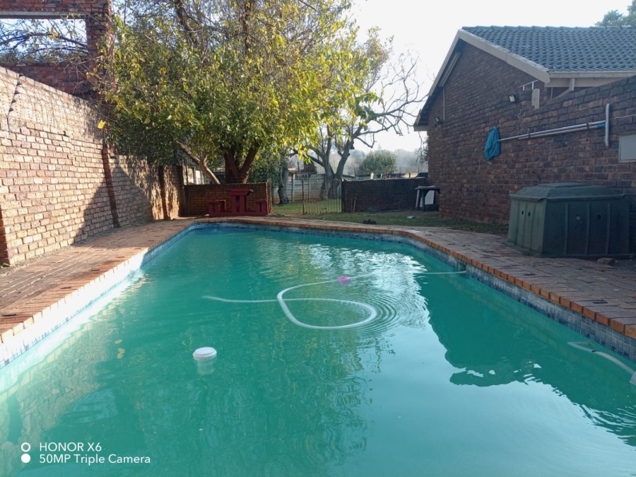 3 Bedroom Property for Sale in Ifafi North West
